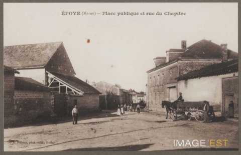 Place publique et rue du Chapitre (Époye)